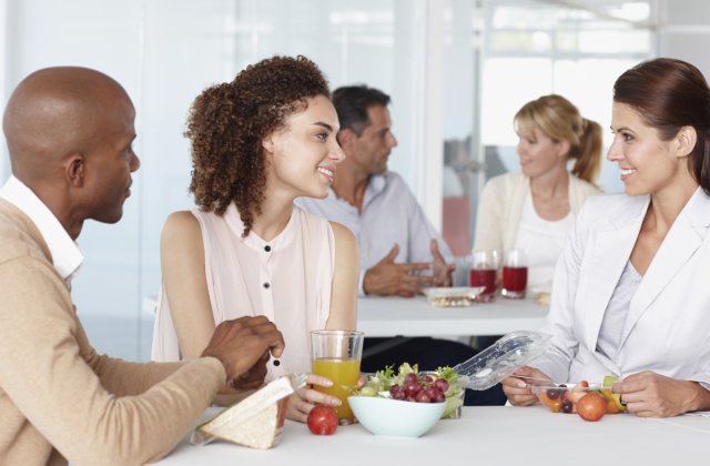 Workers feel better after eating lunch